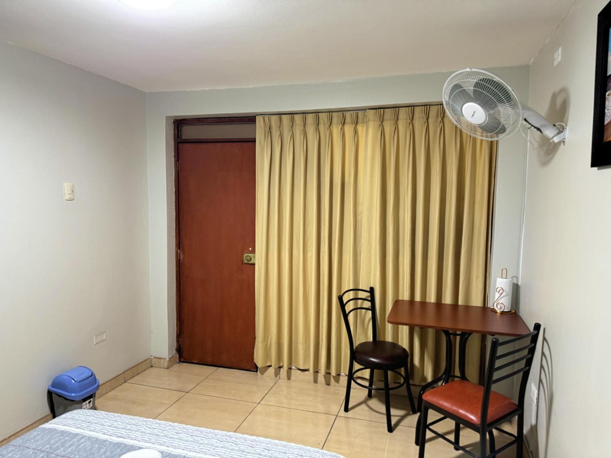 Ferienwohnung Right Across From The Airport - Free Shuttle - A Y J Familia Lima Exterior foto